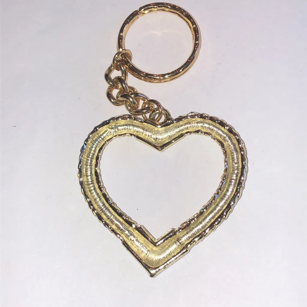 Light Gold Tone Vintage Heart Keychain - Image 4