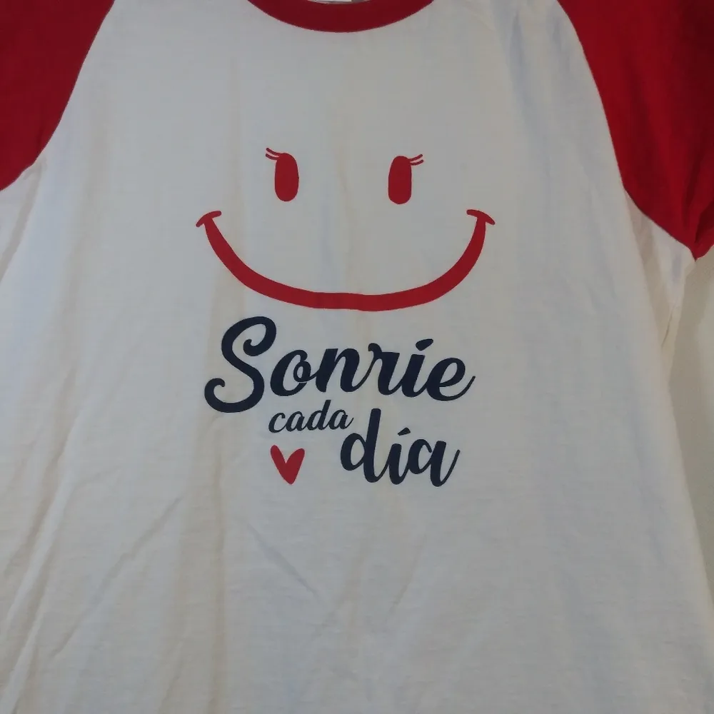 Sydney White Red Sonrie Cada Ria Short Sleeve Crew Neck Size Small - Image 3