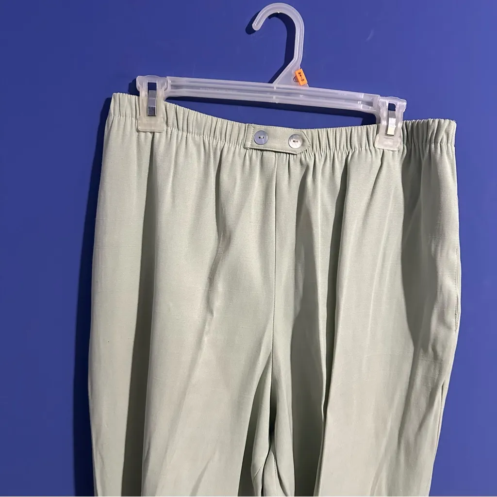 Elegant Sage Green Women's Top Jaclyn Smith VTG Church Blouse & Pant Set Grandma - Image 5