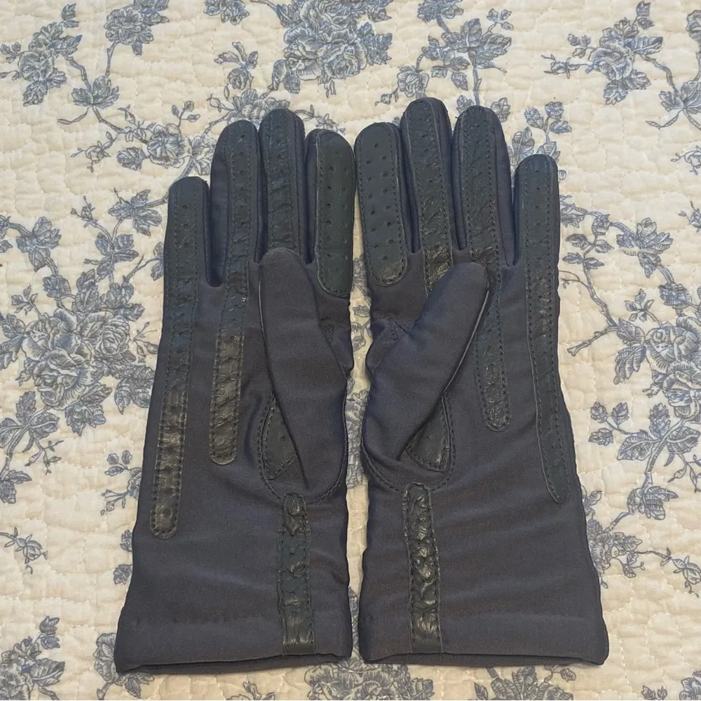 IsoToner Warm-Ups by Aris Gray Gloves One Size - Image 2