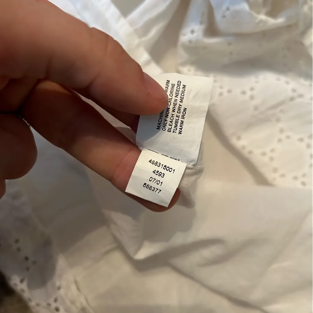 GAP Y2K white‎ eyelet beachy sundress adjustable straps. Size 10 - Image 3