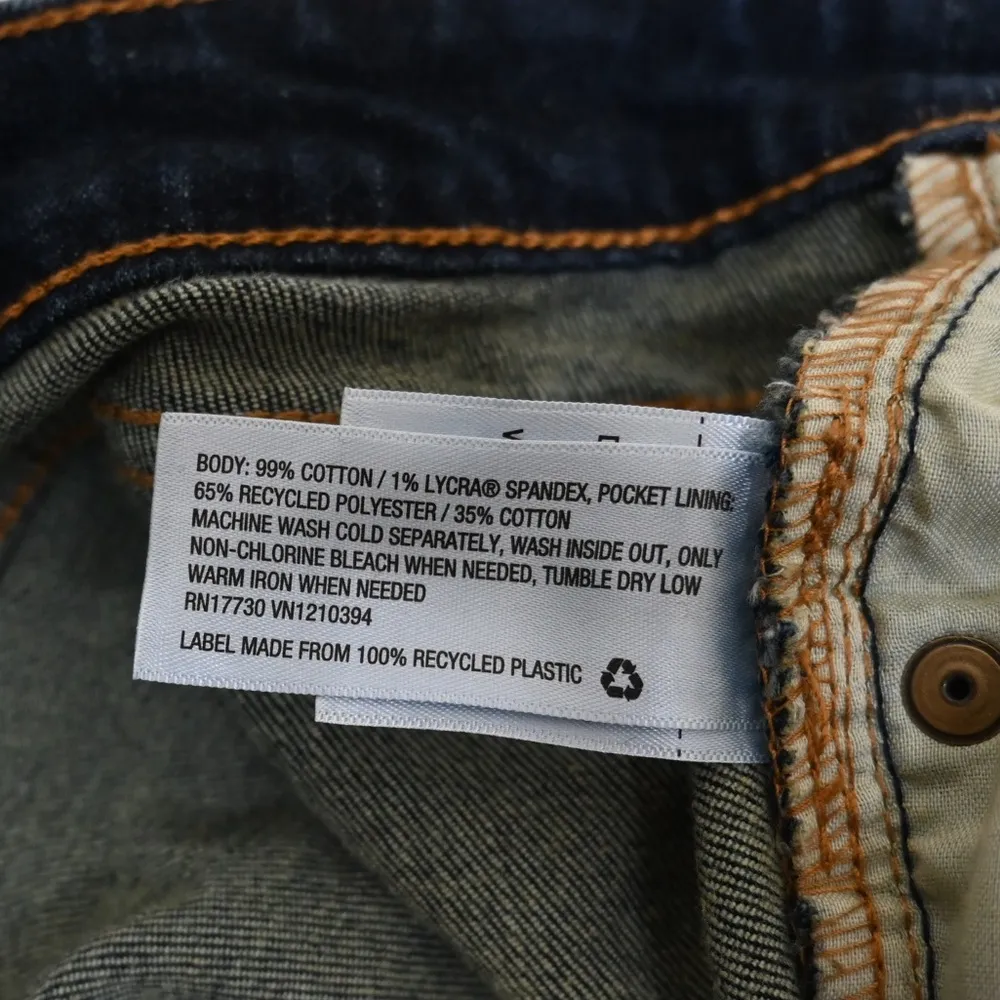 Universal Thread Women's Plus 26W Kick Boot Crop Jeans - Image 9