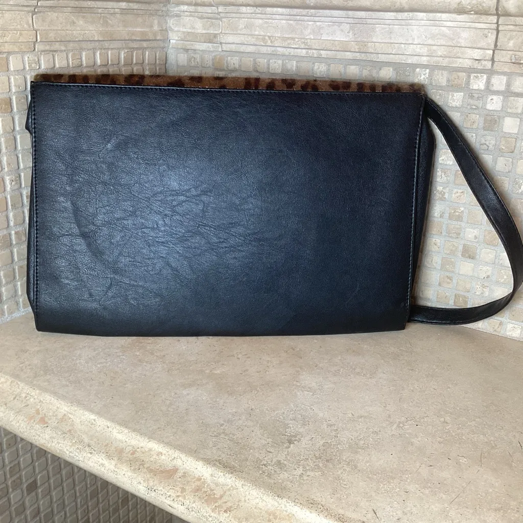 THIN SHOULDER BAG FOR LEGAL DOCUMENTS/LAPTOPS/IPADS 15” x 10” BlK/LEOPARD PRINT Black - Image 3