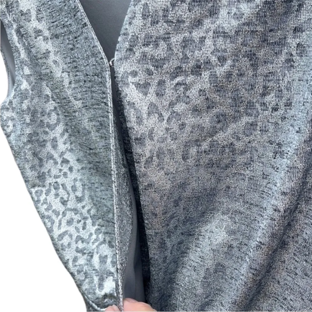 EUC White House Black Market Silver Metallic
Shorts Romper Size Small - Image 5