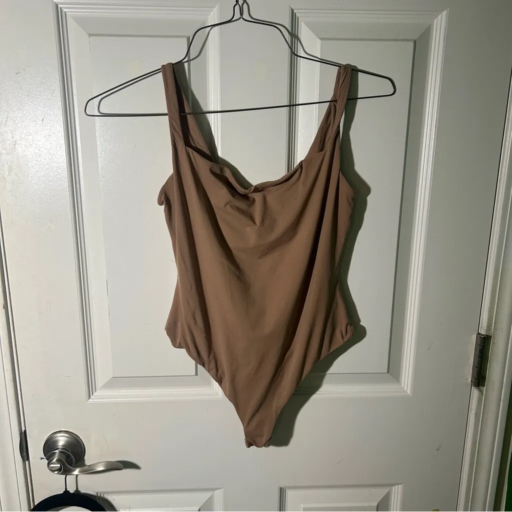 Skims Fits Everybody Square Neck Bodysuit in Sienna (Set of two!) - Image 2