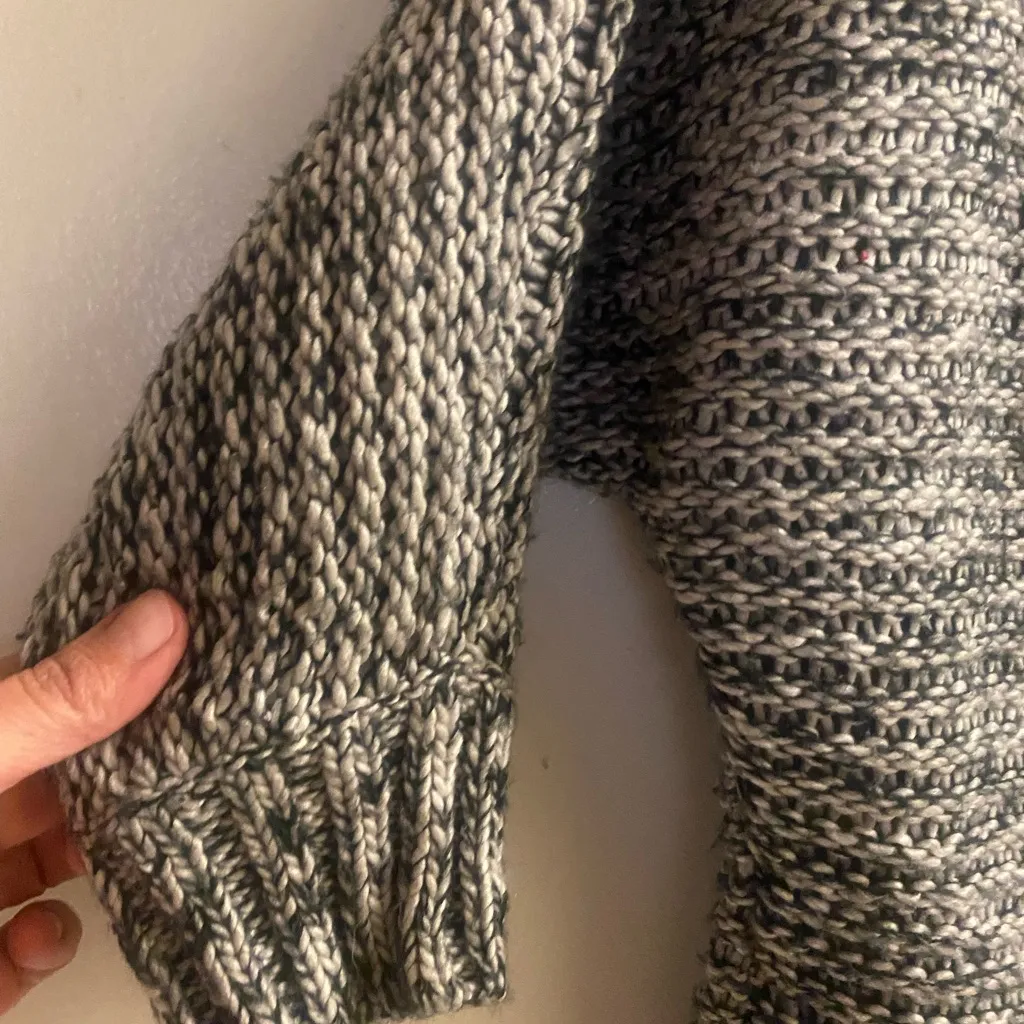 Staring At Stars Womens Crocheted  Knit Sweater Gray & White L Large Bust 40” - Image 2