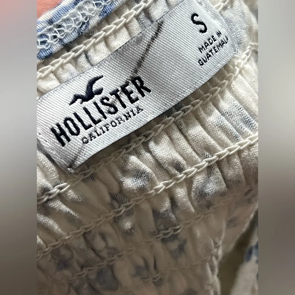 HOLLISTER CALIFORNIA SMOCKED CROPPED FLORAL TOP BLUE SIZE SMALL - Image 7