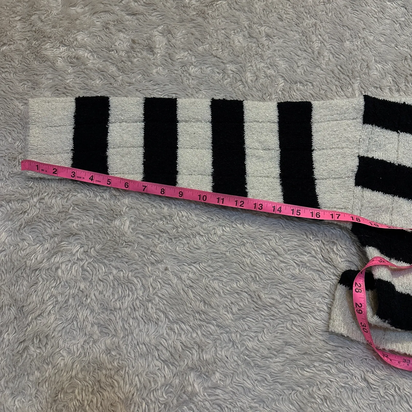 Carly Jean Los Angeles L Celeste Sweater Blac and Cream Striped Black Size L - Image 6