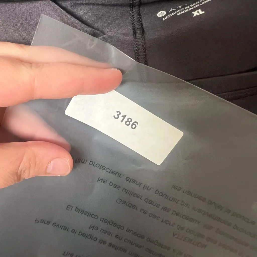 Athleta Woman Size XL Dark Gray Essence Flow long‎ sleeve top - Image 8