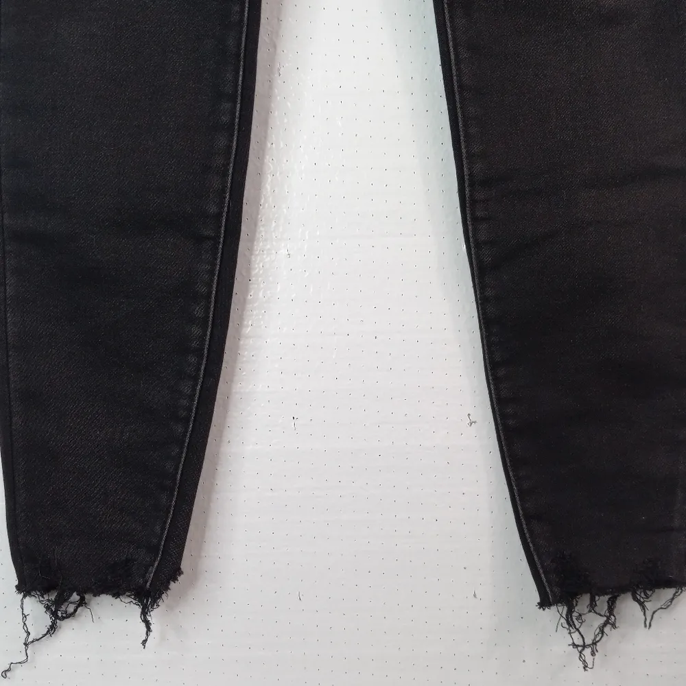 American Eagle 000 23x28 Curvy High-Rise Jegging Distressed Jeans in Black - Image 2