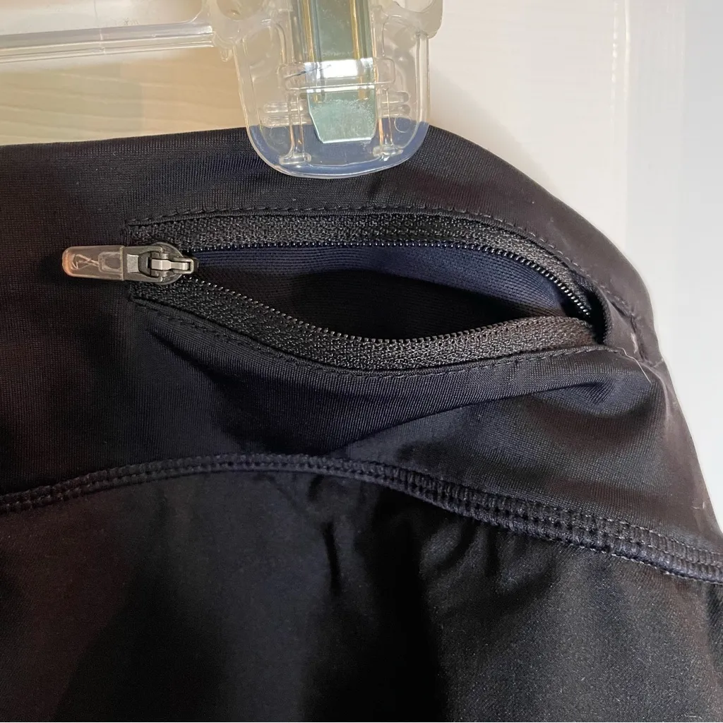 Nike Women's Athletic Black Shorts With Zippered Waist Pocket Size XL running - Image 5