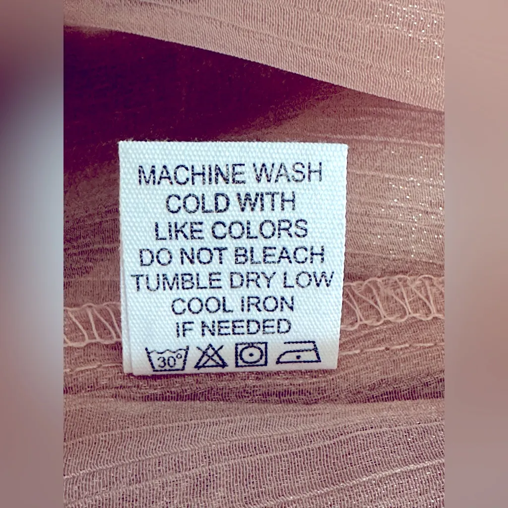 NWT - Sheer & Shimmery Top. - Image 5