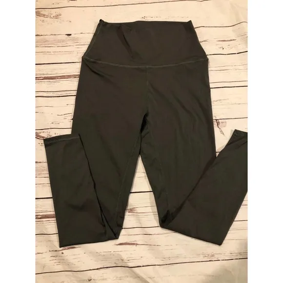 PrettyLittleThings Army Green athletic Cropped Leggings Loungewear Size 6 - Image 11