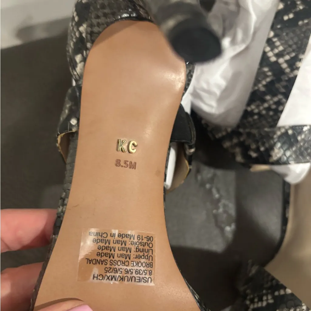 Kenneth Cole Women's Brooke Cross strap heeled sandal - Image 11