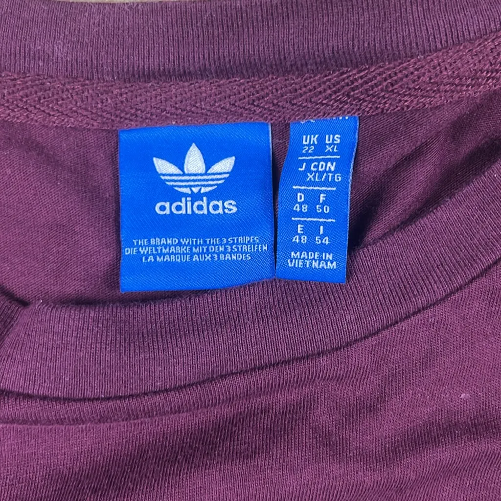 Adidas Maroon Short Sleeve Tee with velvet detail 
Size: XL - Image 2