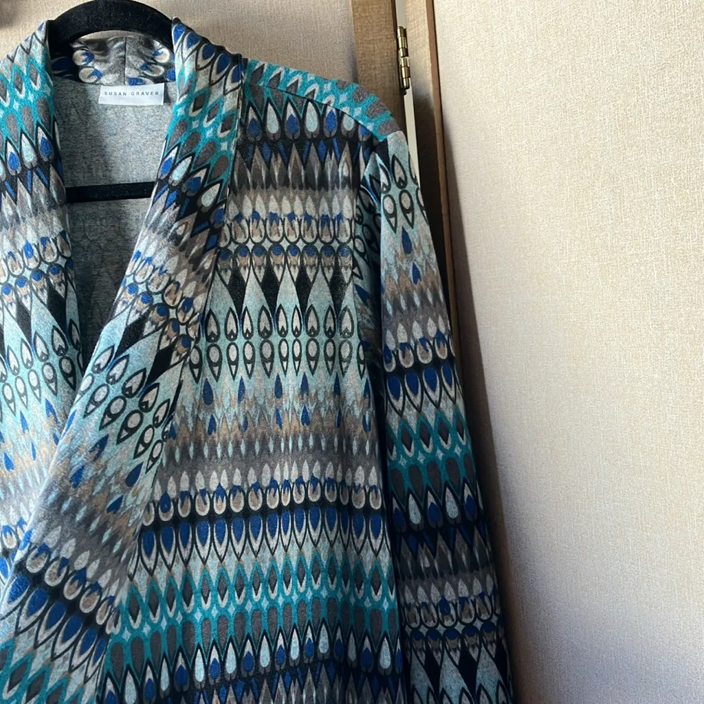 FINAL MARKDOWN Susan Graver Abstract Print cardigan medium - Image 4