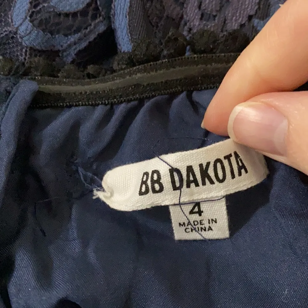 New BB DAKOTA Danlyn Off The Shoulder Lace dress size 4 - Image 13