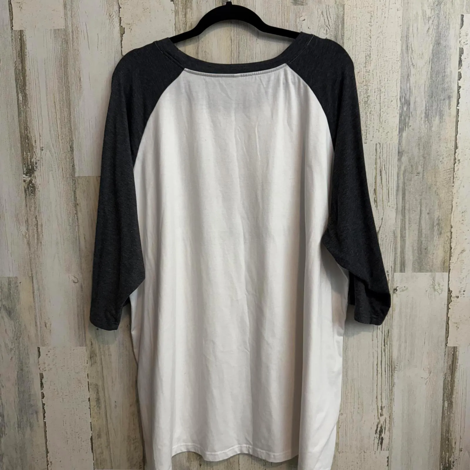 Buffalo Plaid Red Truck Christmas Raglan Tee Women’s 3XL Graphic Holiday Top White Size 3X - Image 3