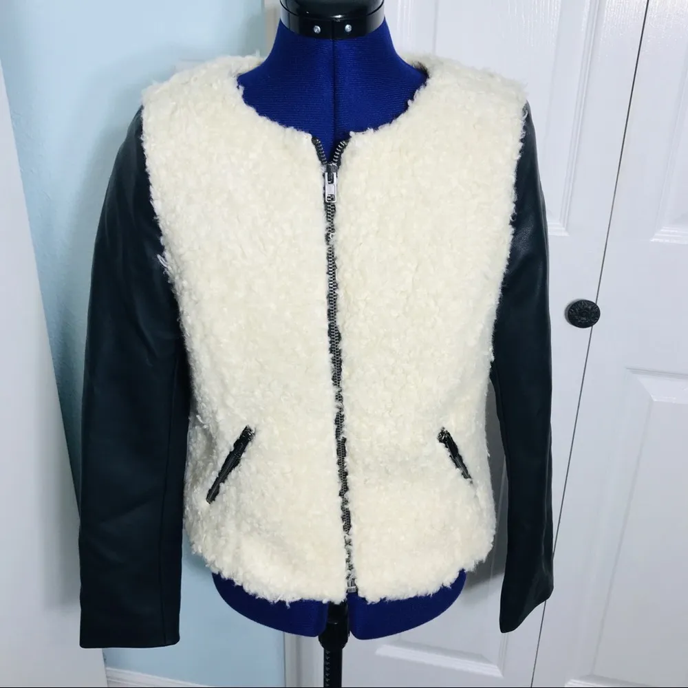 American Eagle Black Faux Leather & Sherpa Jacket Size Small - Image 4