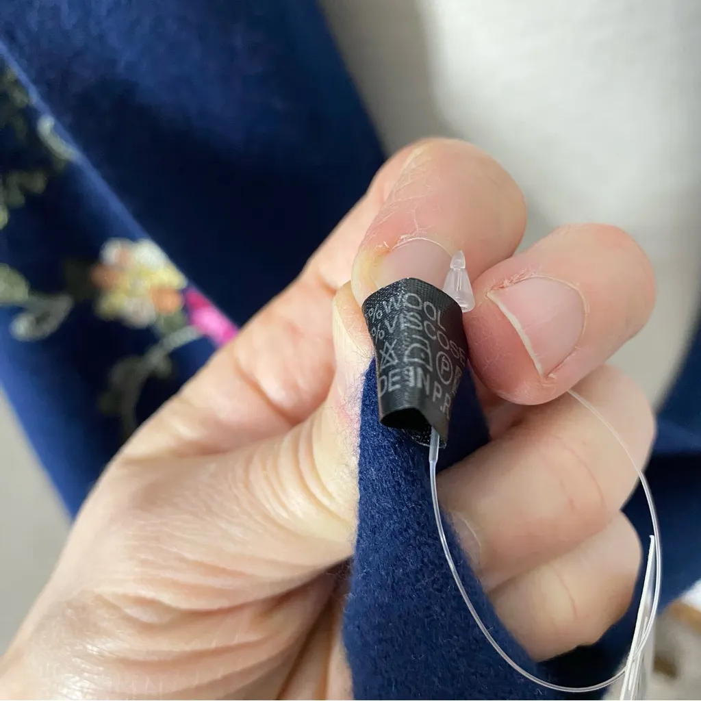 NWT Embroidered Wool Blanket Scarf Blue - Image 6