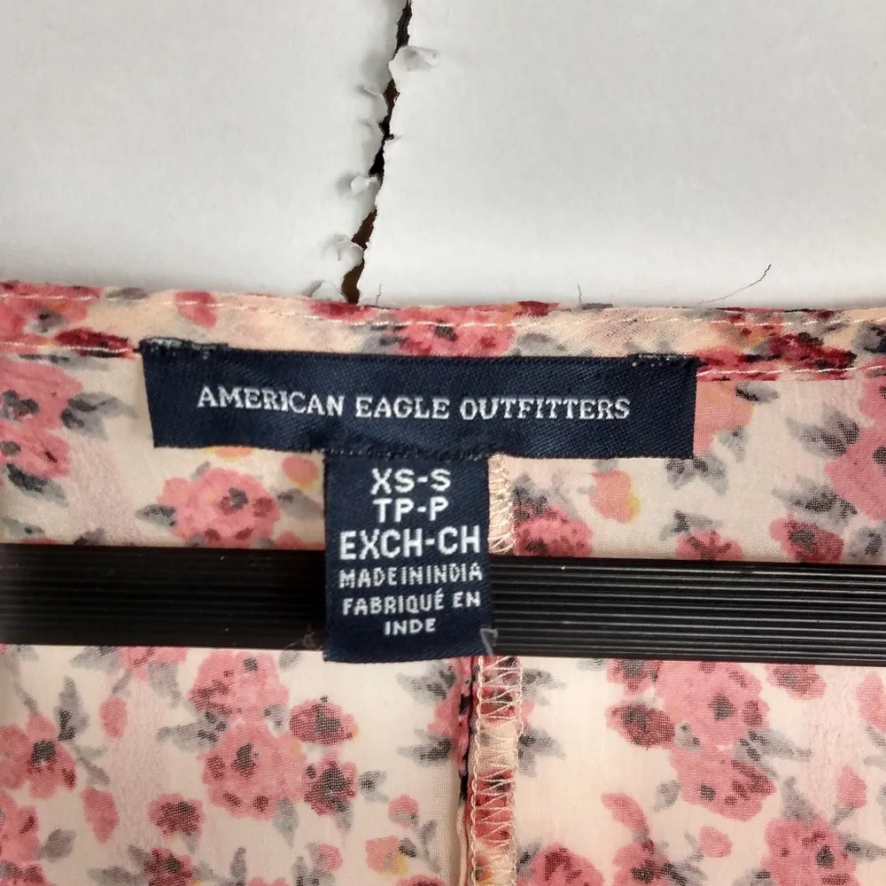 American Eagle  XS Pink Roses Sheer Duster - Image 4