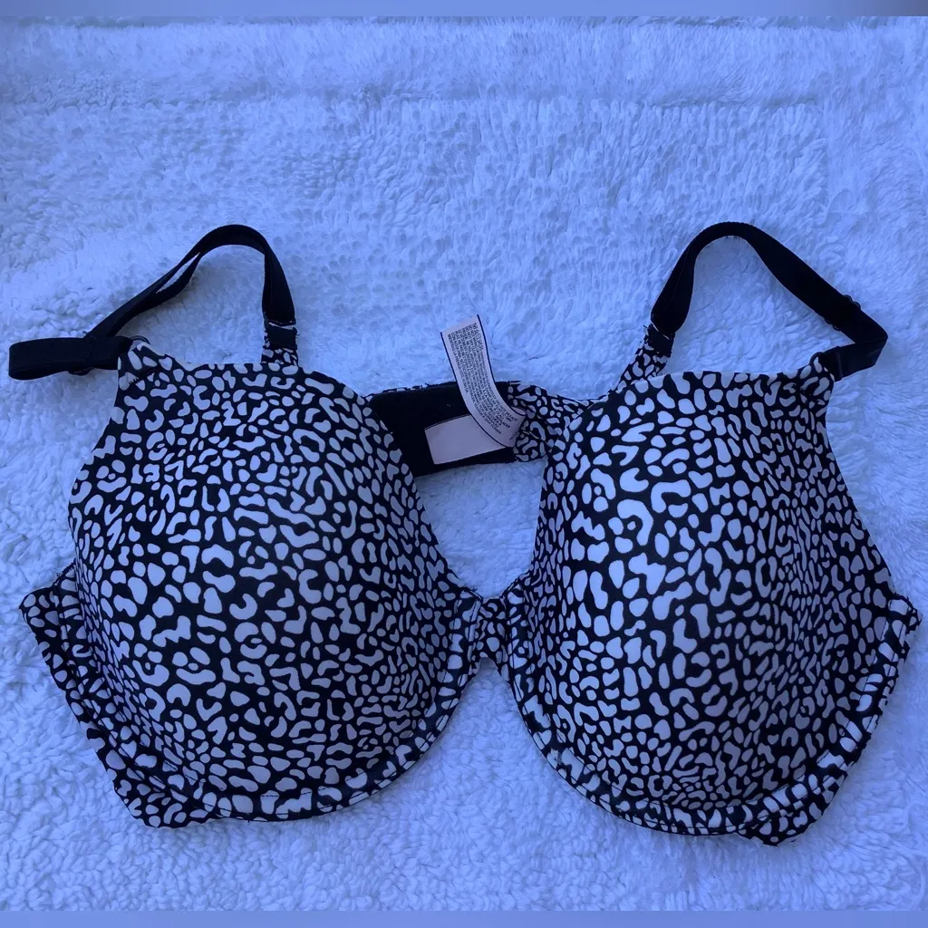 VS bras - GREAT cond 🖤🤍❤️ - Image 9