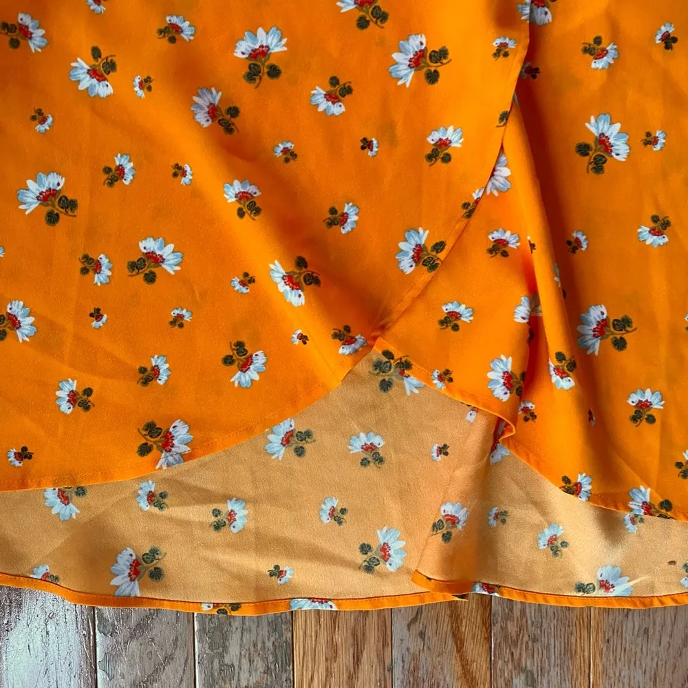 orange and white floral midi wrap skirt Size 6 - Image 6
