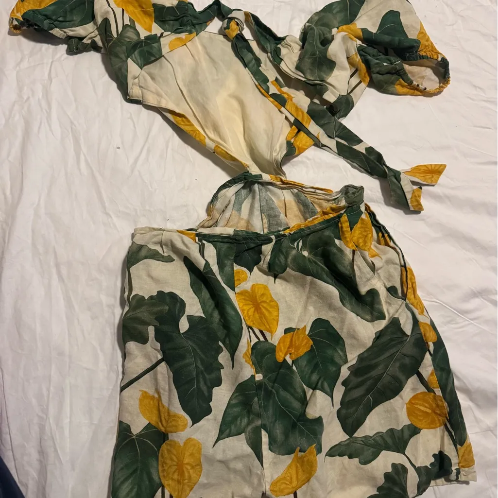 Farm Rio Cutout Romper Size M - Image 8