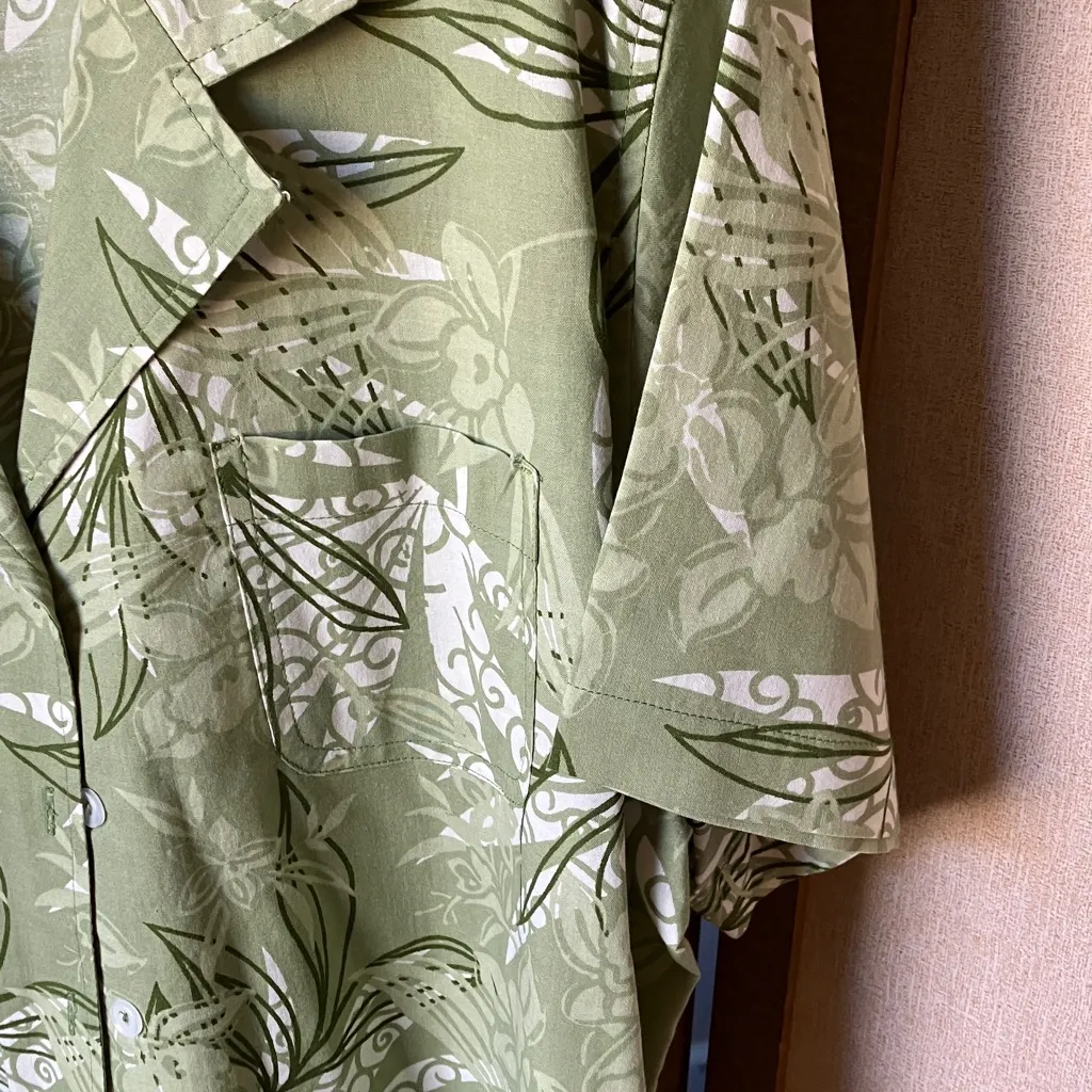 Erika green and White Patterned Blouse xl - Image 4