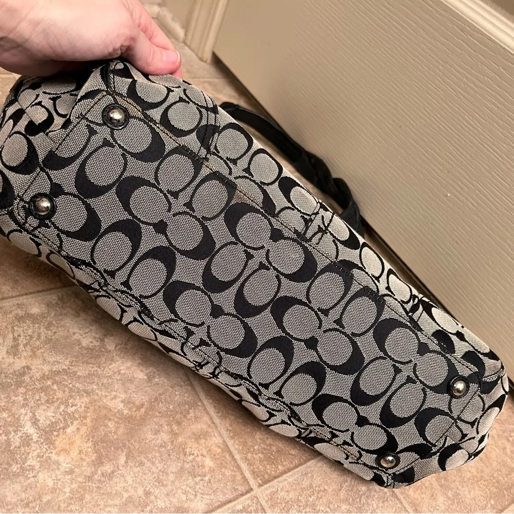 Coach Signature Jacquard Satchel shoulder bag. - Image 11