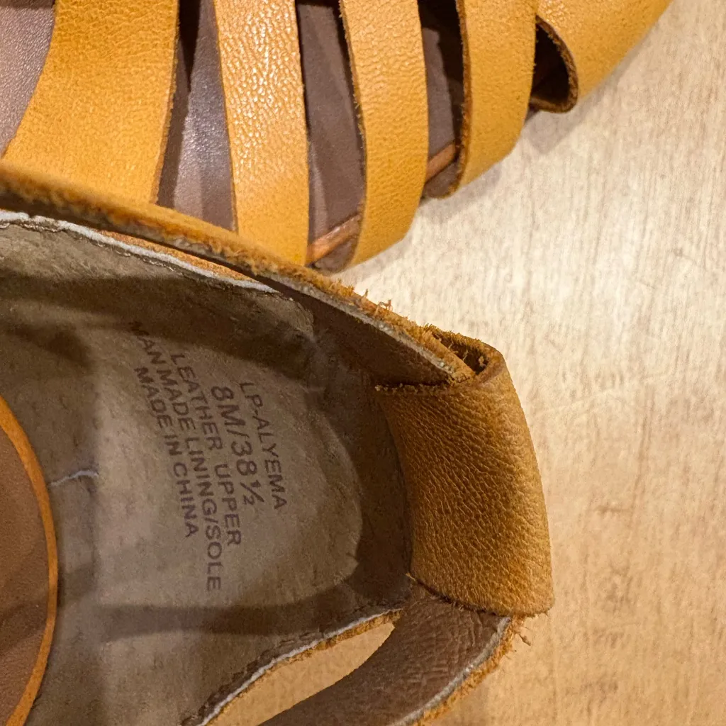 Lucky Brand leather fisherman closed toe sandals sz 8 light orange - Image 4