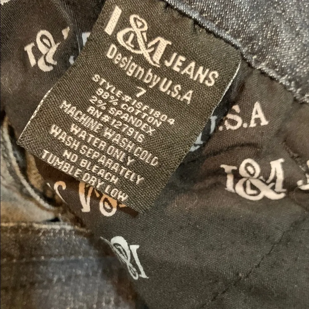 I&M Dark Wash Straight Leg Stretch Jeans with Rhinestone Accents Size 7 - Image 4