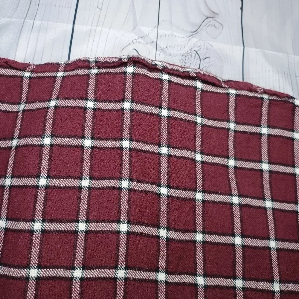 Hollister Women's Burgundy Plaid Casual Flannel Shirt - Image 10