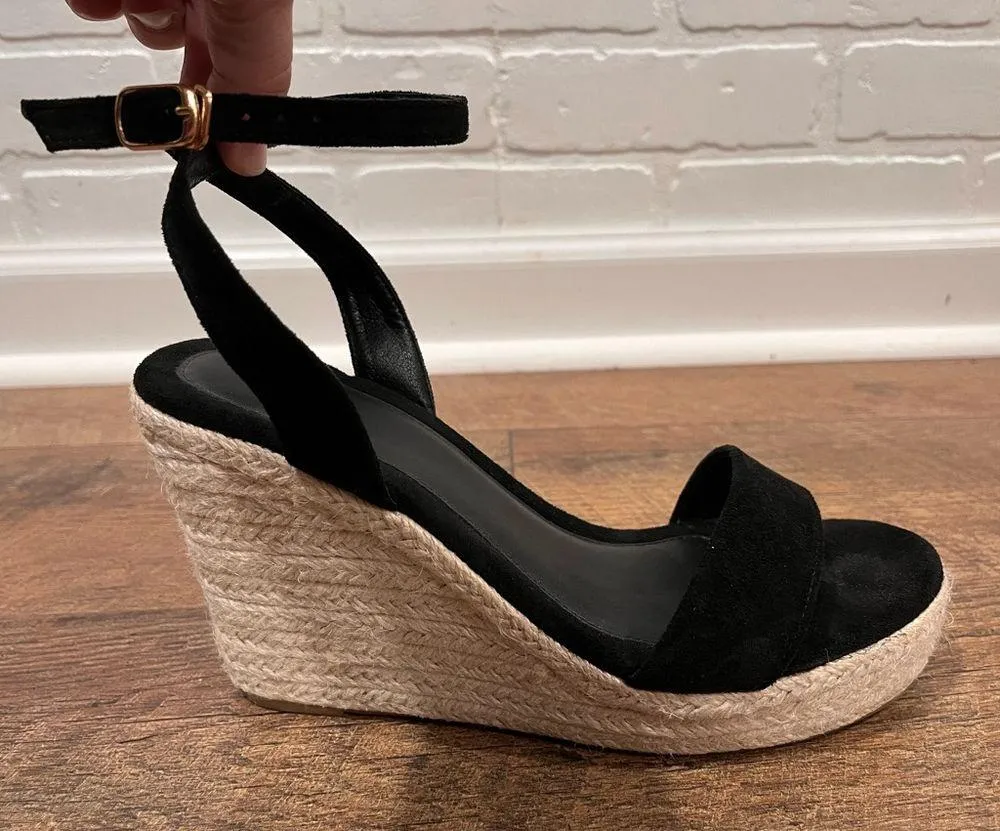 Black Wedges Size 8 🖤 Easy Buckle - Image 2