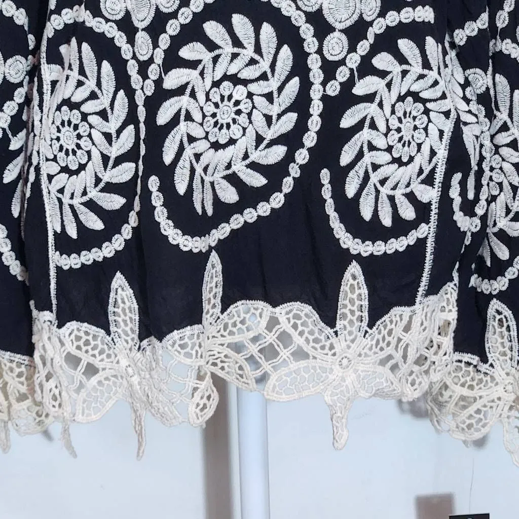 Lapis Black and Cream Boho Top with Crochet Lace Accents NWT Size Small - Image 4