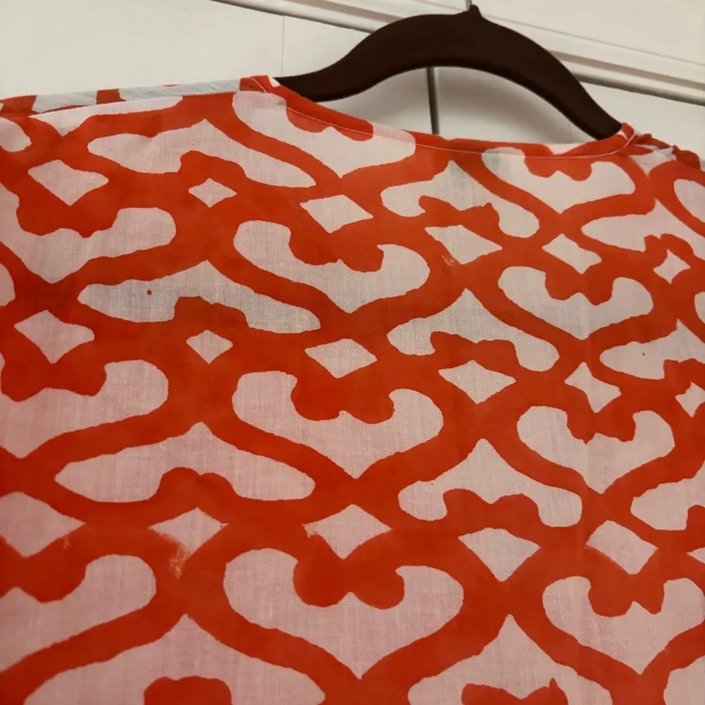 Anthropologie Maeve Size 2 Red Whimsy Printed Clock Sun Button Down Shirt Blouse - Image 4