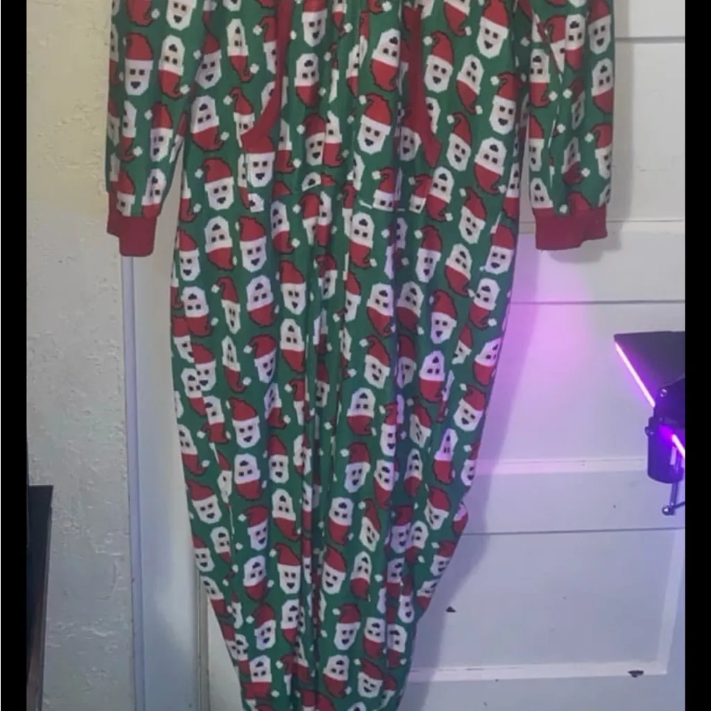 Onesies Brand Santa Print All Over Christmas Onesie With Pockets, Hood & Zipper Green Size XL - Image 3