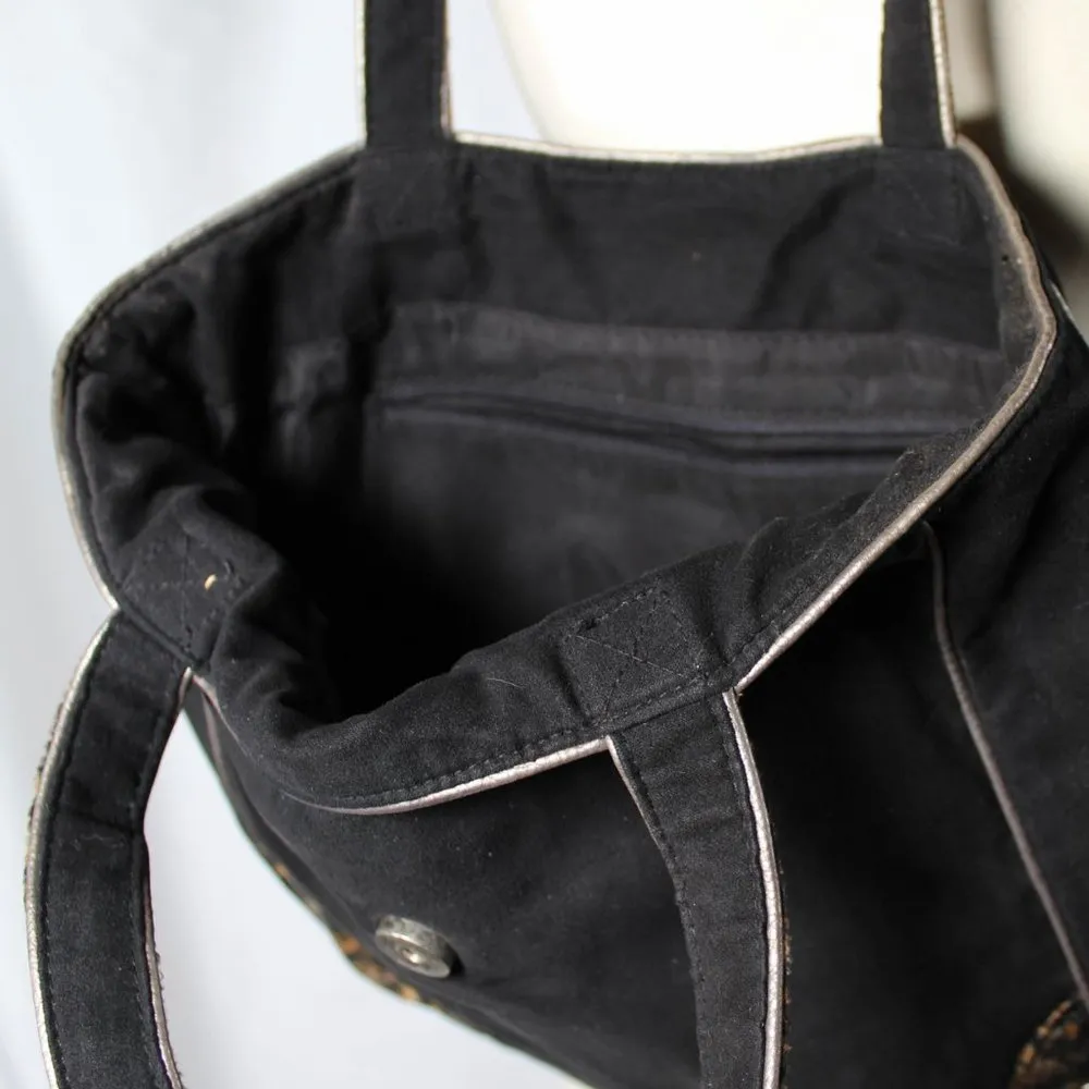 Vintage Y2K Leopard Animal Print and Black Faux Suede Back With XL Buckle Purse - Image 4