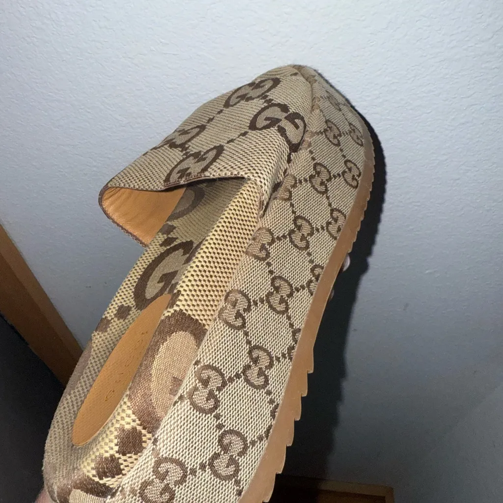 Gucci Women's Beige Logo Platform Sandals - Image 14