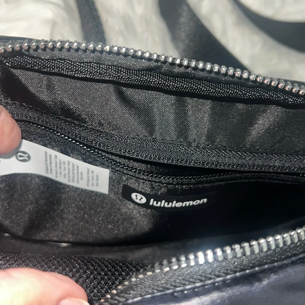 NWT Lululemon Everywhere Crossbody Bag 2L Wunder Puff - Image 8