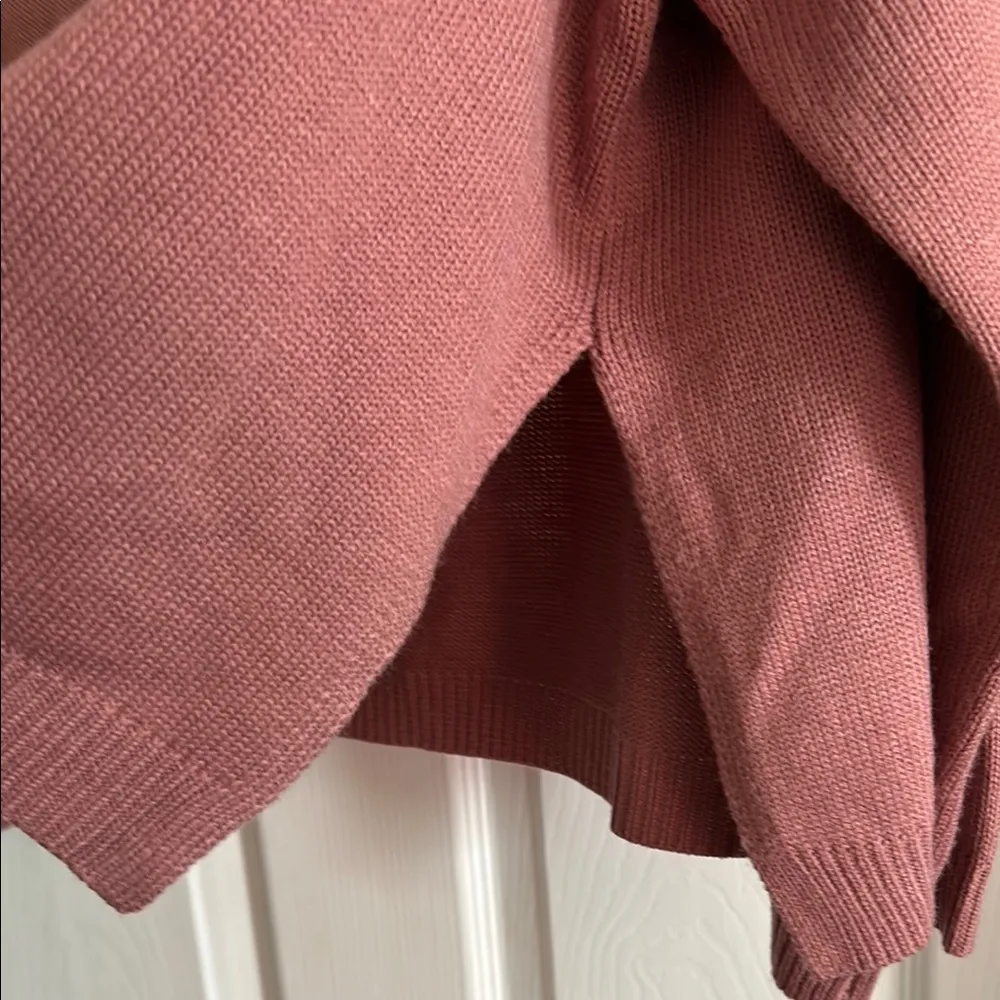 Cozy Mauve Sweater with Pocket - Image 5