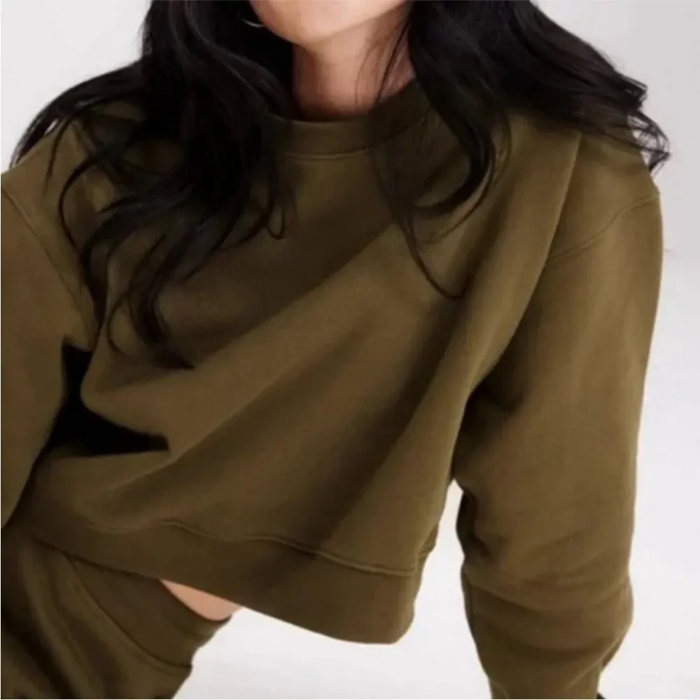 Girlfriend Collective • Forest Olive Green Sweatshirt Crew Neck - Image 4