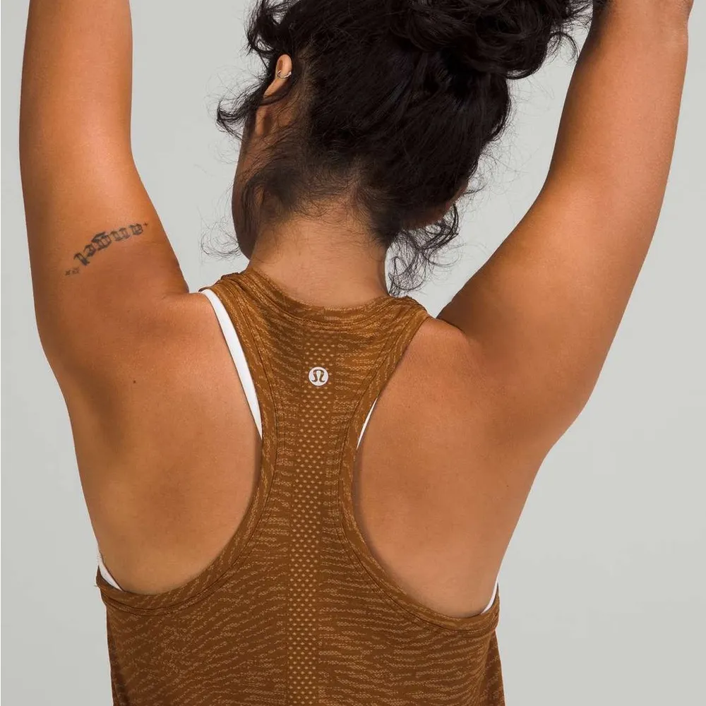 Lululemon Swiftly Tech Racerback Tank Top 2.0 *Race Length Size 2 NWOT TNA - Image 4