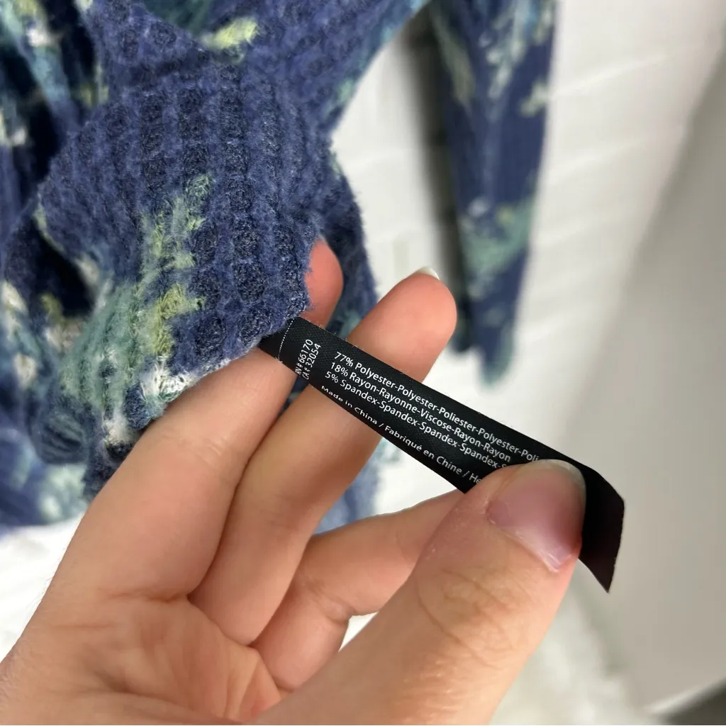 Out From Under Urban Outfitters Floral Waffle Knit Long Sleeve Top Size S - Image 9