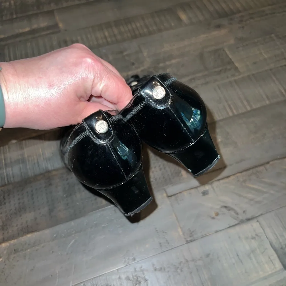 Stuart Weitzman Espadrille‎ Black Patent Wedges Size 8 - Image 4