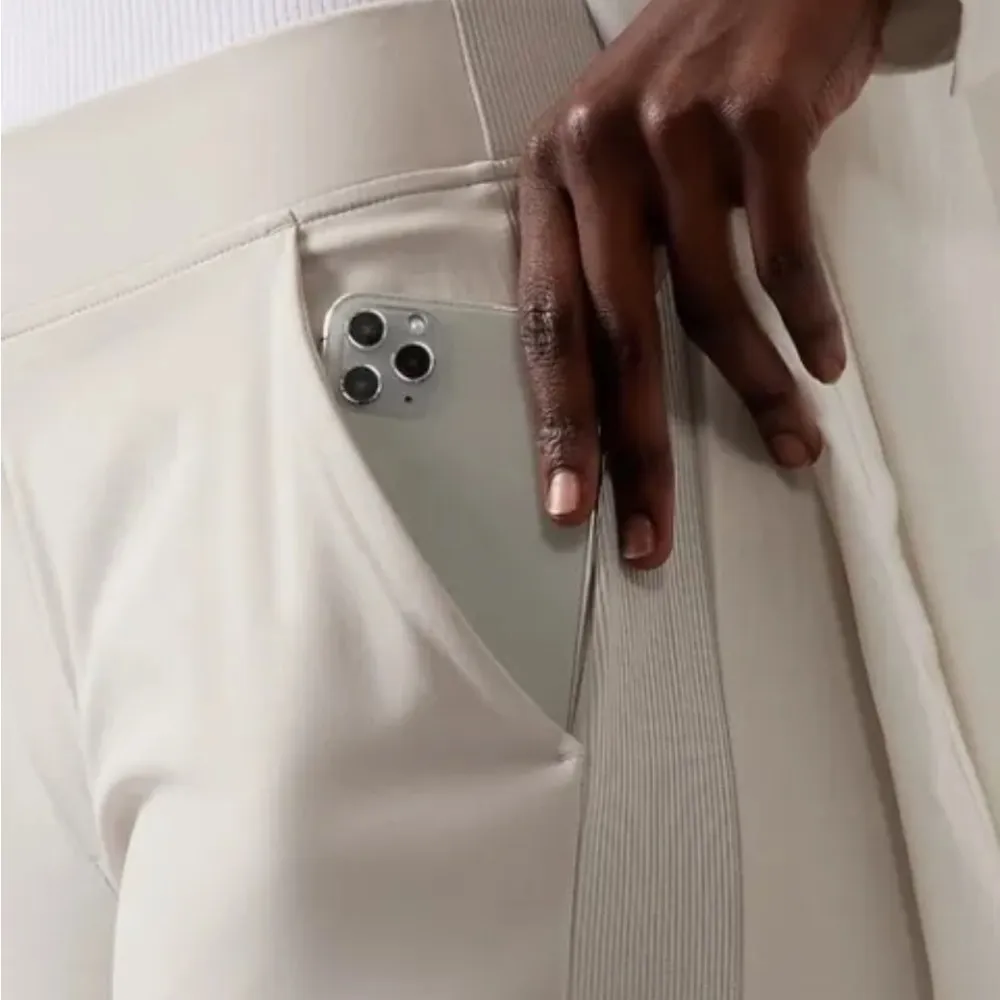 ATHLETA Brooklyn Pants Athletic Size 4 Abalone Grey Color Cream Ivory - Image 3