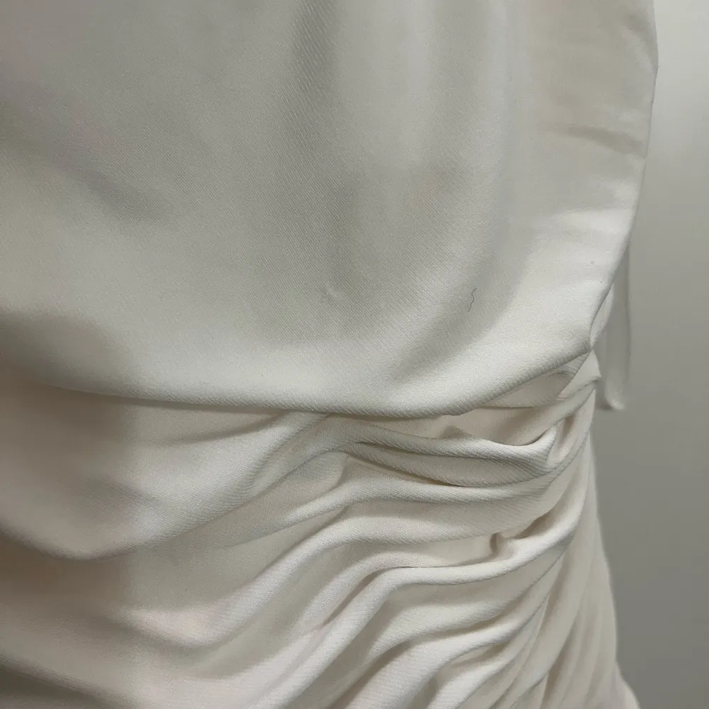 Ieena For Mac Duggal White Off the Shoulder Gown Size 10 US $358 - Image 3