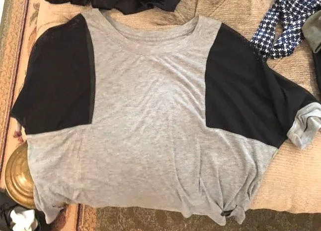 Nike Gray Crop Top - Image 3