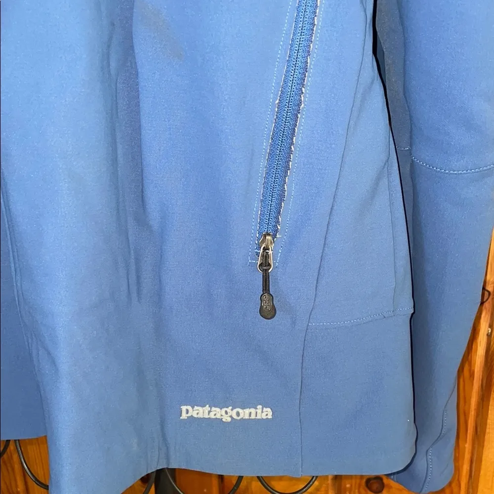 Patagonia Blue Soft shell Jacket High Collar outdoor wear size large women’s - Image 2