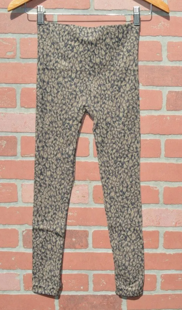 Seamless Leggings in Mini Leopard - Image 5
